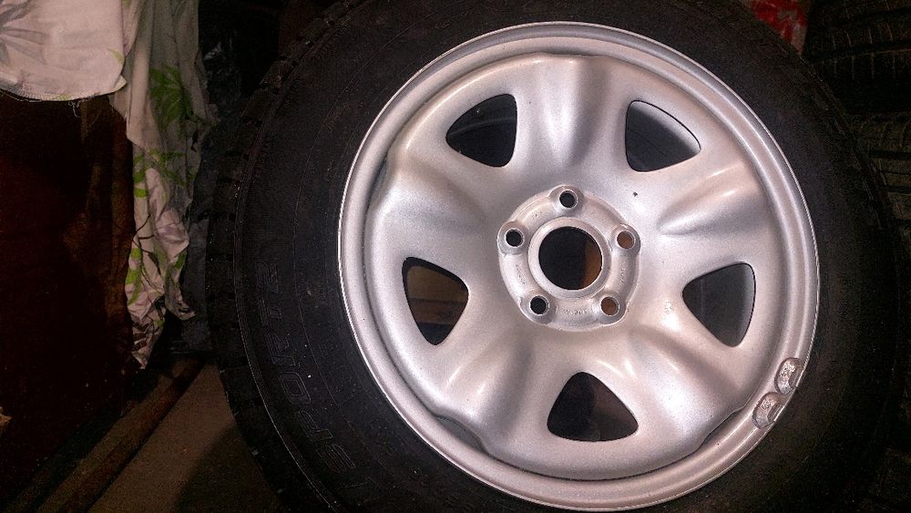 Продам летние шины с дисками