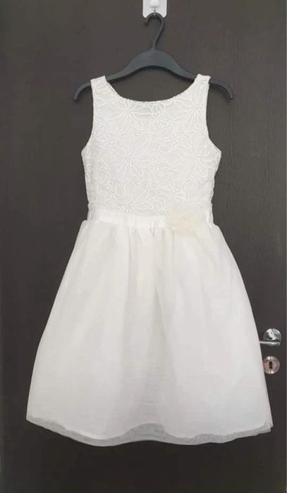 Rochie tulle și dantela