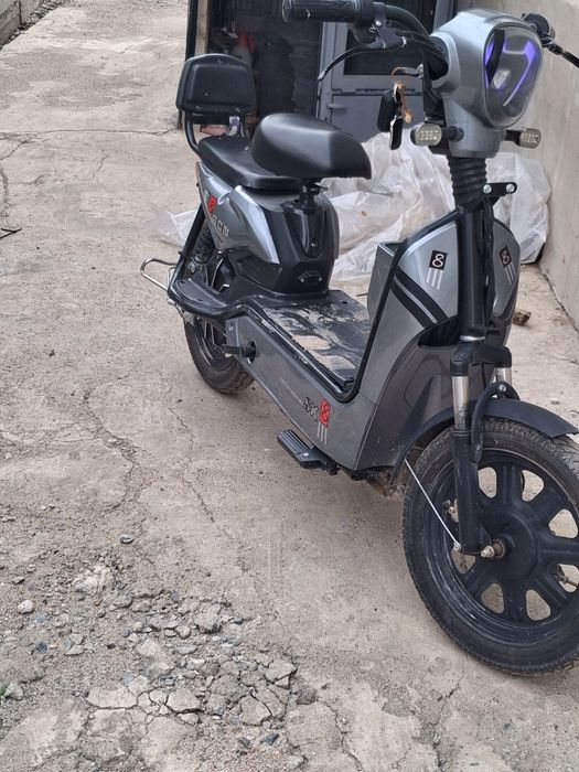 продам скутер ск8