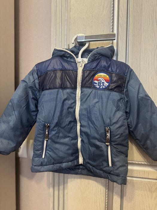 Продам курточки и джинсы на мальчика