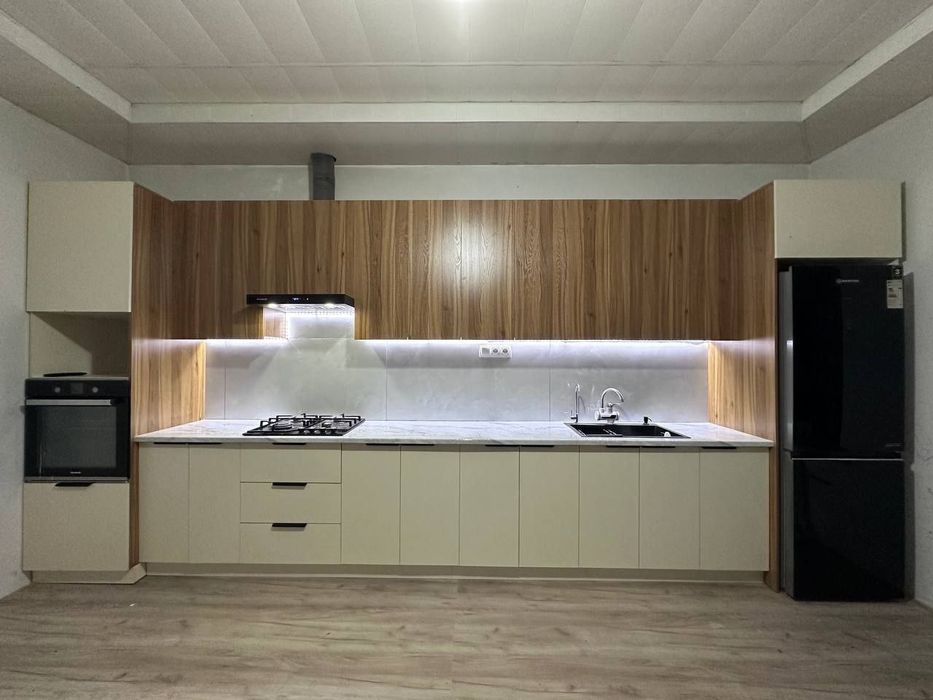 Kuxni mebel zamonavi kurinishta