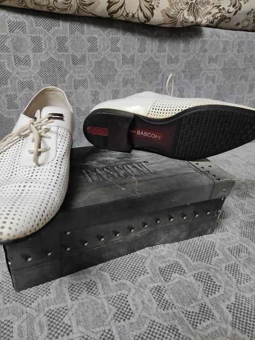 Туфли мужские белые