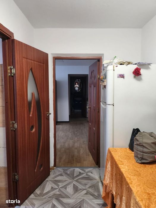 Apartament 3 camere, balcon, Republicii, Bacău — fotografia 3