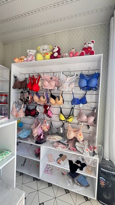 Shkaf javoni sotiladi