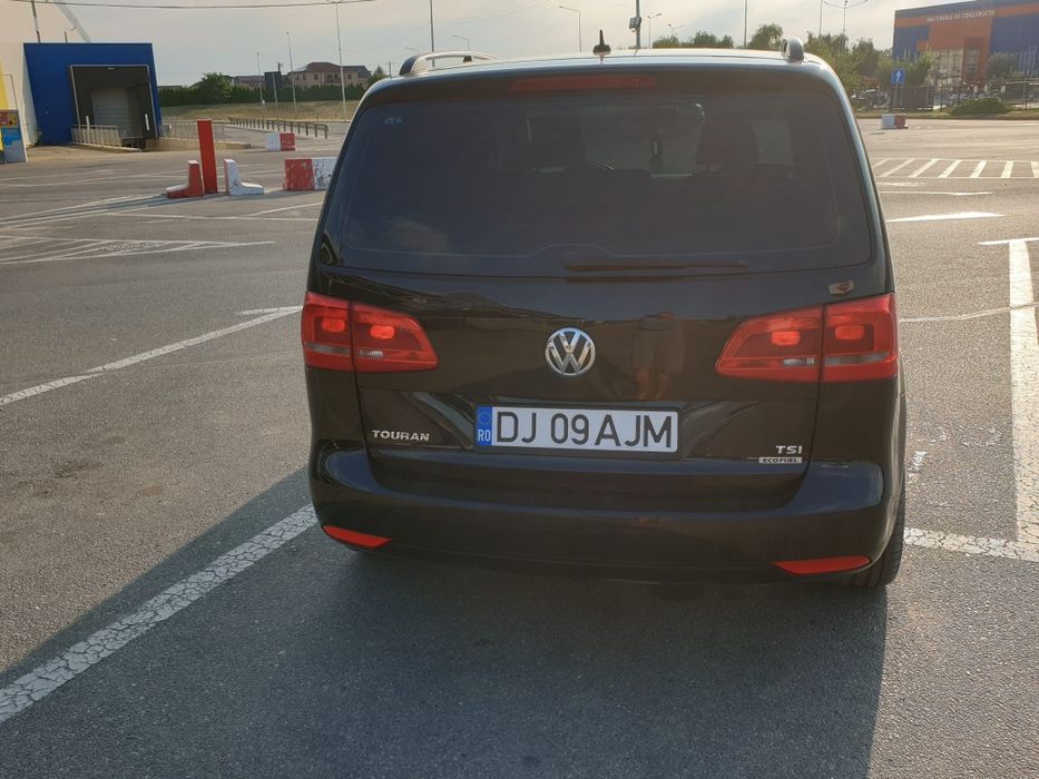 VOLKSWAGEN Touran 2011 — imagine 3