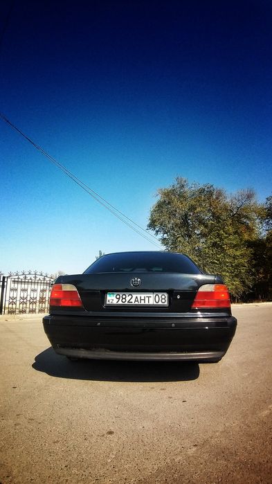 Продается БМВ 7серии 2.8