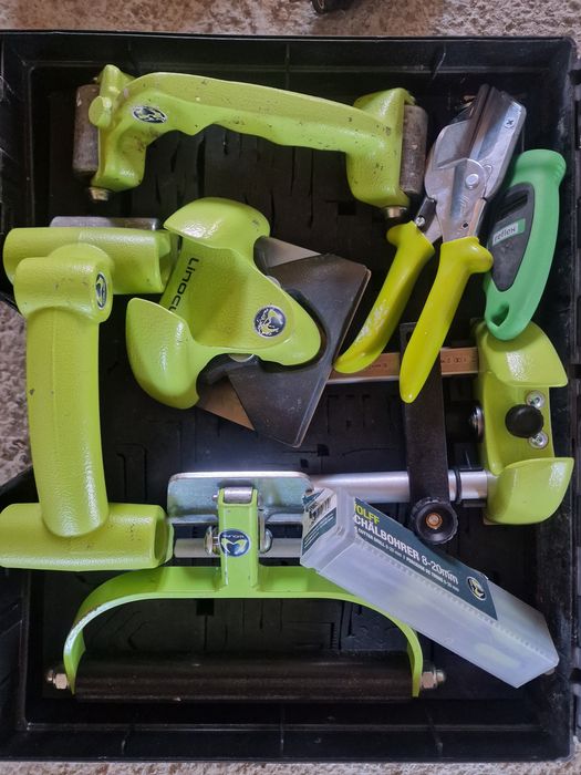 Set profesional de scule pentru prelucrarea tablei – stare foarte bună