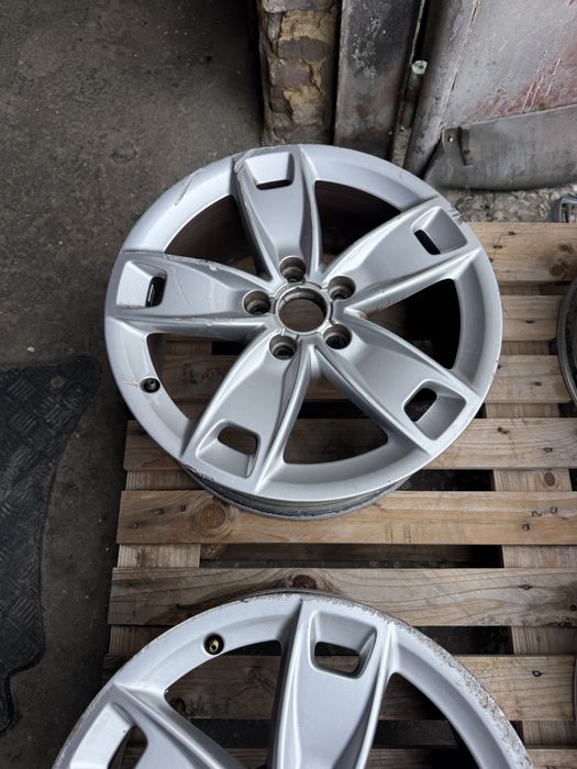 Алуминиев иджанти AudiA3 8P 3D 7.5"x17" 5x112 ET56 8P0601025BL ном 510
