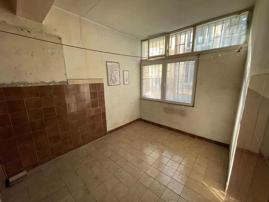 Продава се Двустаен апартамент в София, Център - 74 кв.м за 2068 €/кв.м - Снимка #1