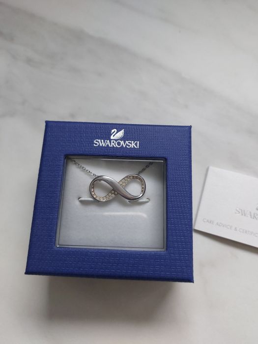 Оригинални колие Сваровки Swarovski с кристали