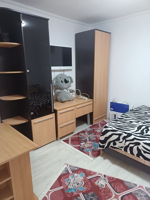 Proprietar închiriez o cameră la curte in zona Auchan Vitan