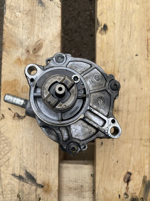 Вакум помпа Mercedes GL/ML 420cdi