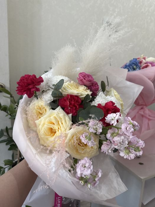 продам букет цветов срочно