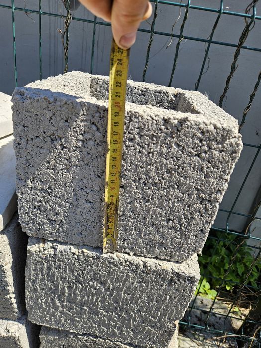 Bolțari stâlpi gard