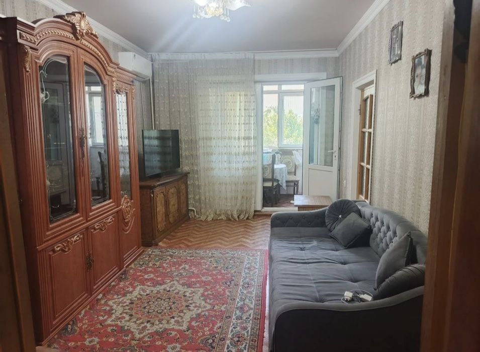 Продаётся  квартира Юнусабад