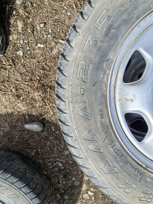 Продам резину Кама 235