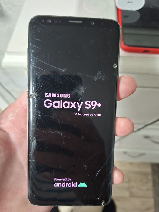 Телефон Samsung s9+