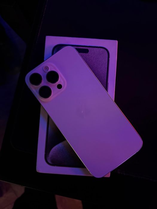 Продам IPhone 15 Pro Max