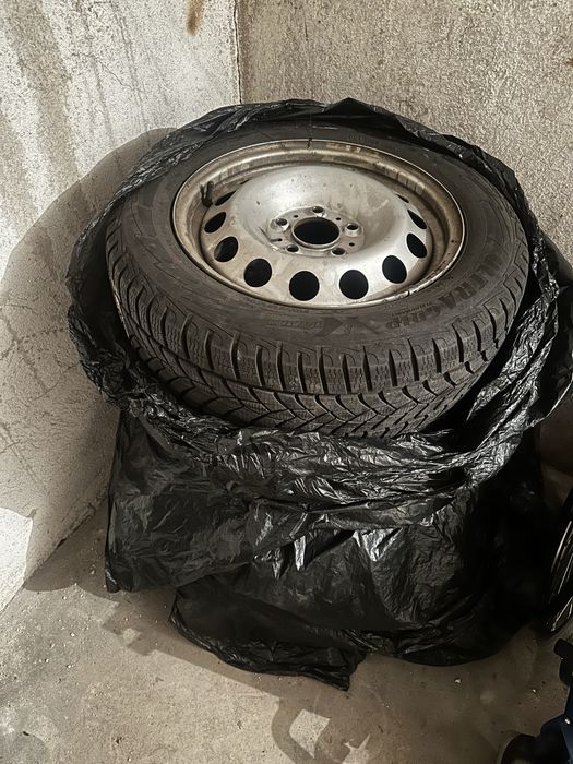 Комплект 4 бр. стоманени джанти 16" със зимни гуми Goodyear 205/60 R16