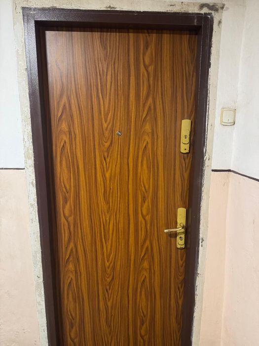 Ușă metalică de apartament