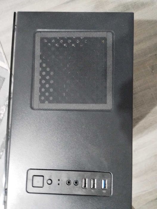 Gaming PC (Nvidia GTX 1650; Intel Core-i5 11400F; 16GB RAM; 1TB)