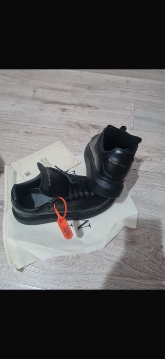 Adidasi alexander mcquen