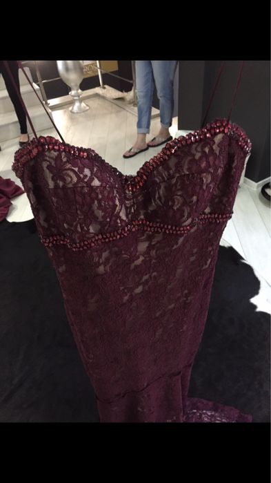 Официална рокля, модел русалка в бордо, нова