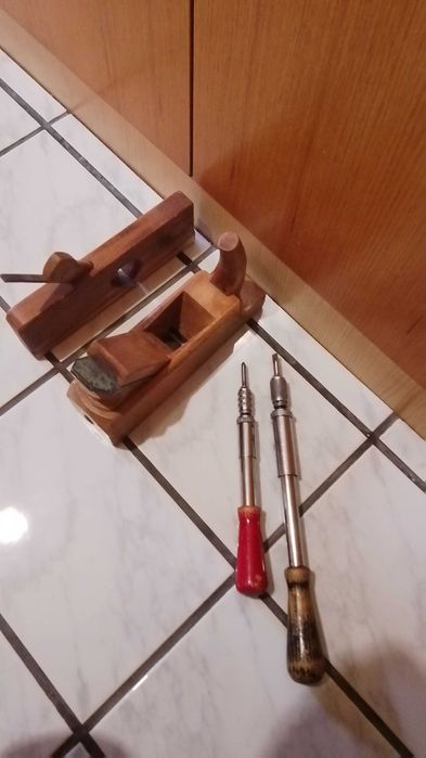 Продавам дърводелски инструменти