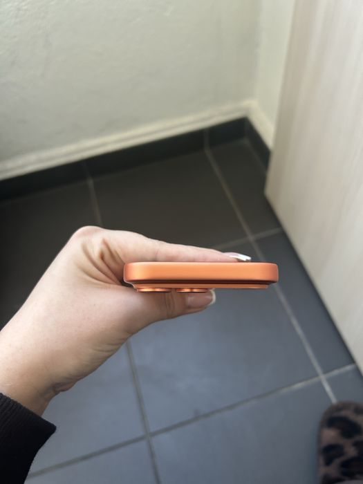 iphone 17 pro portocaliu