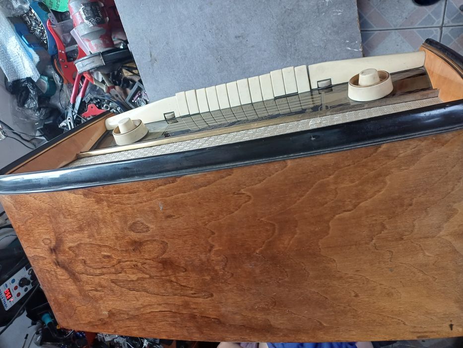 Vând radio Orion pe lampi.