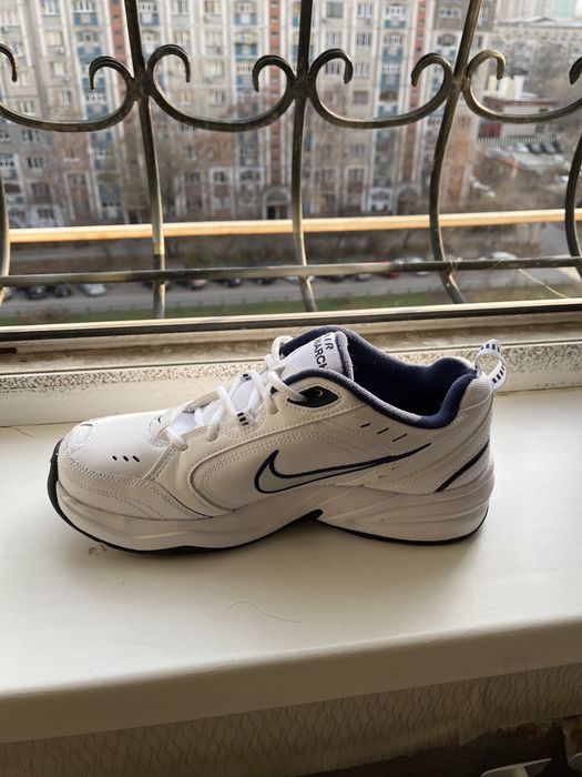 Кроссовки Nike Air Monarch IV