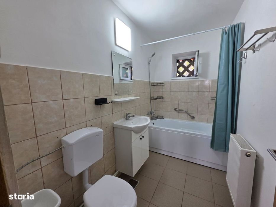 2 camere, etaj intermediar, ultracentrală, zona Hotel Roman, mobilat