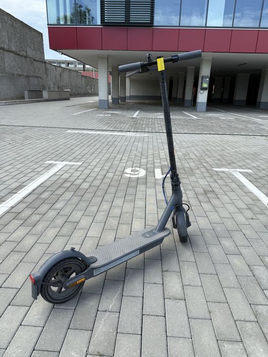 Xiaomi Mi 3 scooter