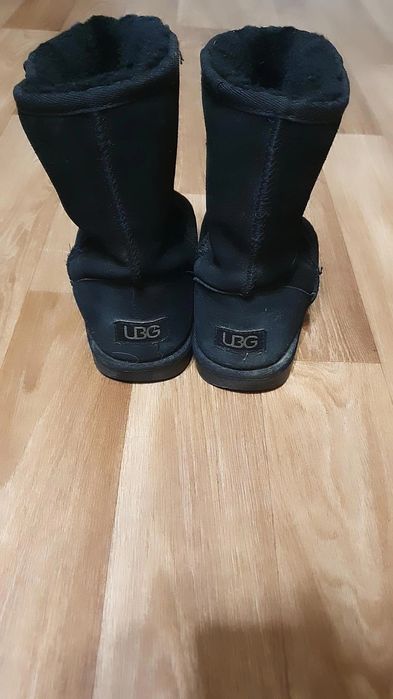 Продам Угги  натуральный мех.