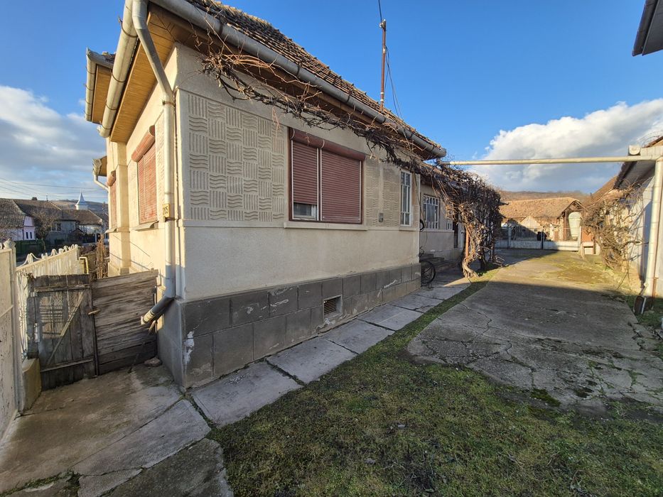 Vând casă in com.Adămuș(Crăiești)