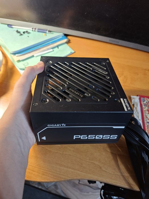 Блок питания Gigabyte P650SS 80+ silver