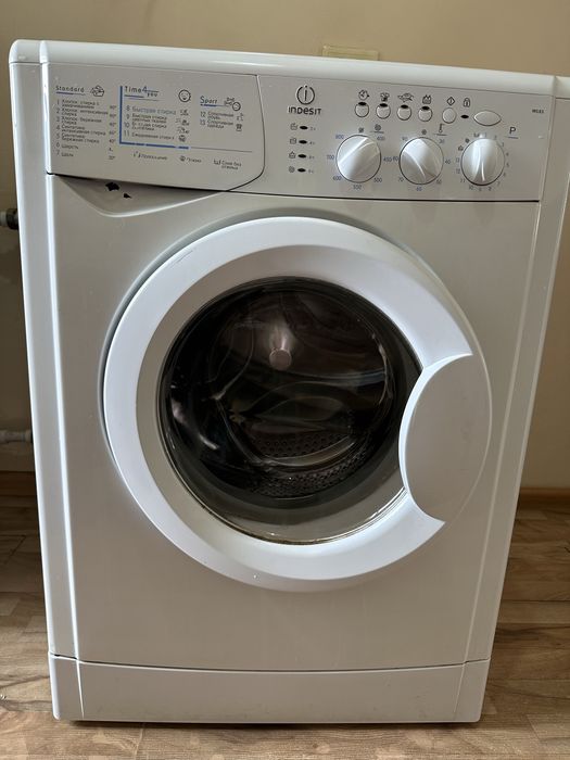 Продаю б/у стиральную машинку indesit