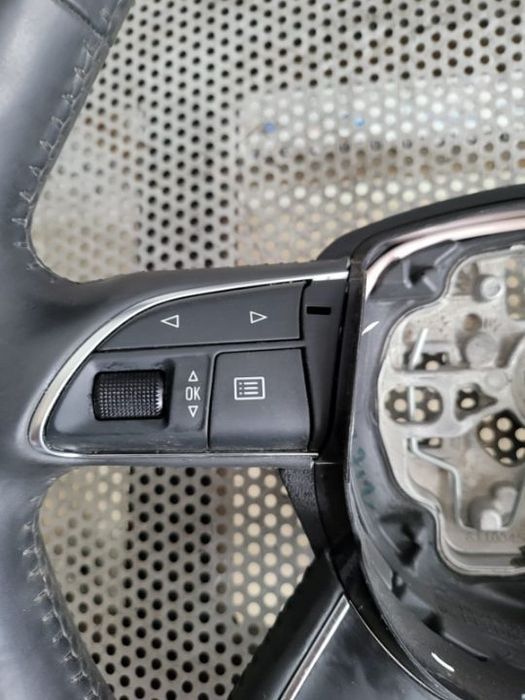 Volan Din Piele Cu Comenzi Audi A6 4G C7 An 2012-2018 Stare Foarte Buna