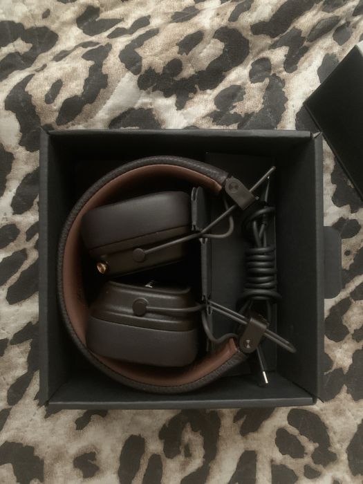 Продам наушники Marshall 4