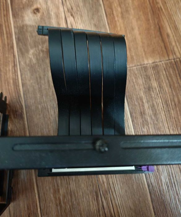 продам Cooler Master Vertical Graphics Card Holder Kit V2