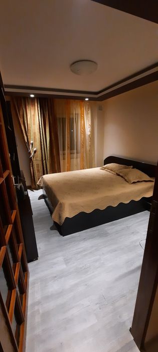 Ofer spre închiriere ap 3 camere