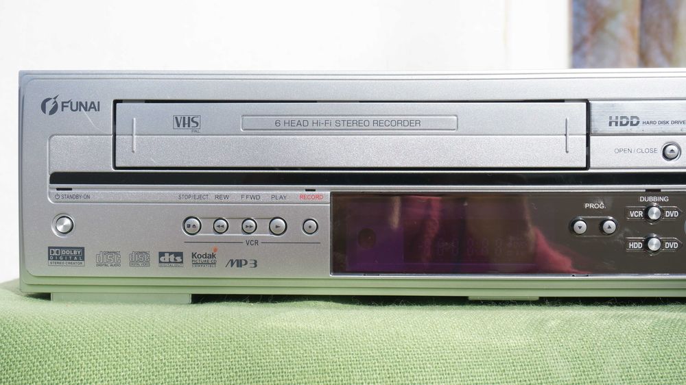 Triplu DVD recorder combo cu HDD si VHS FUNAI model HDR-A2635 Cluj