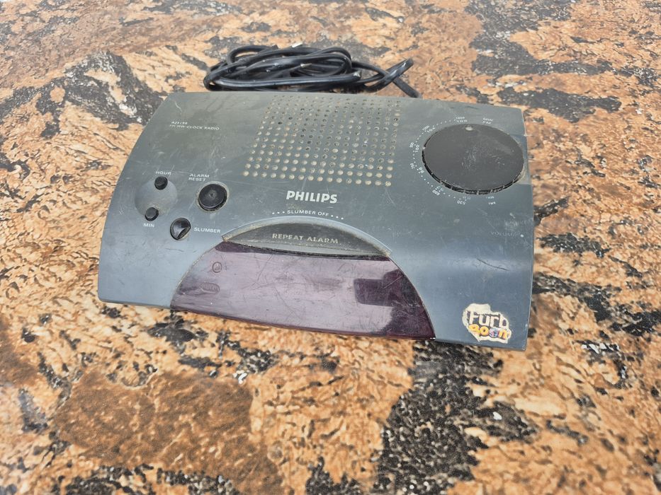 Radio receptor de masă Philips model AJ-3150 cu ceas digital și alarmă