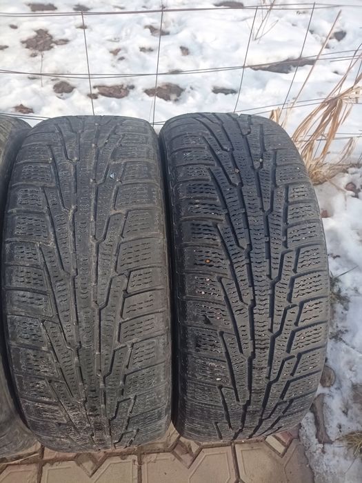 Продам зимние шины комплект