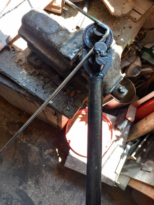 бигляр за огъване или изправяне на арматура