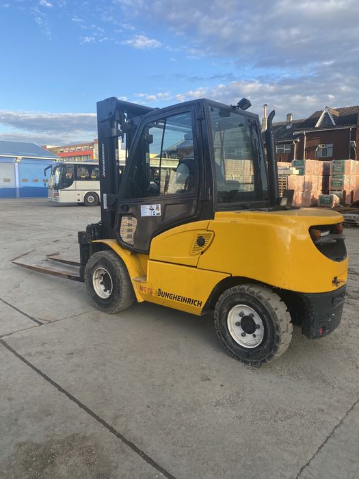 Inchiriez buldo jcb