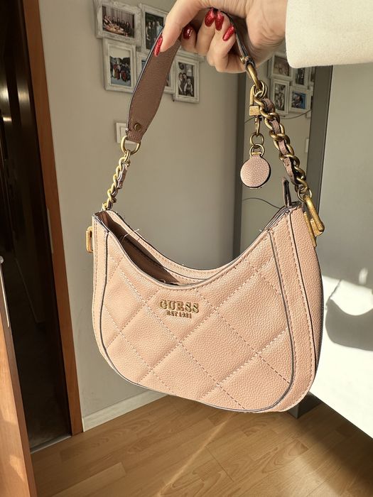Дамска чанта Guess