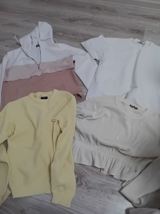 Продам все вещи размер 42 кофты куртки