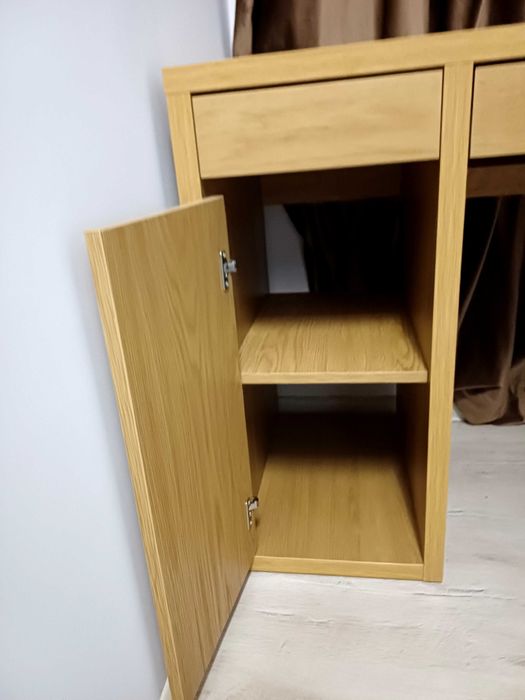 2 Birouri + suport monitor 1000  lei ambele