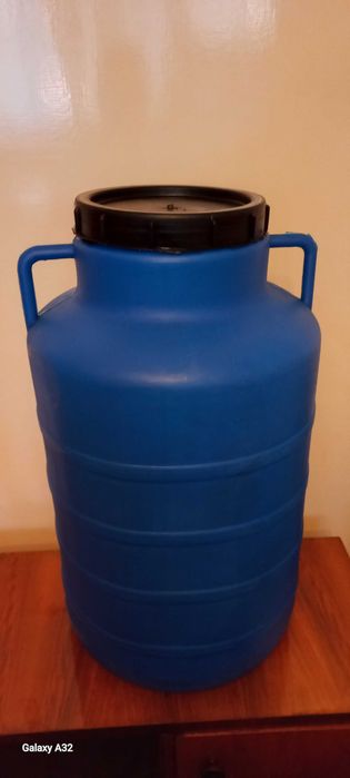 Butoi din plastic 60 litri